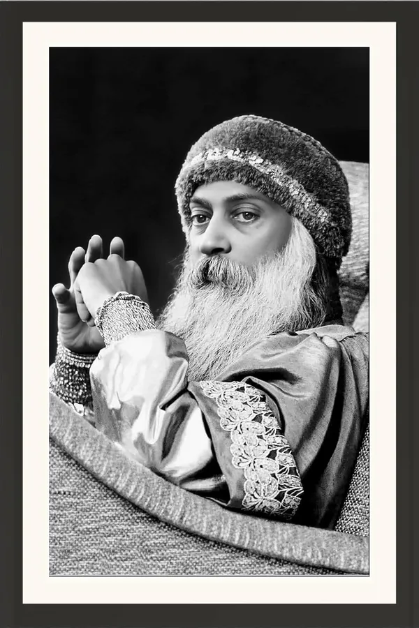 Acharya_Rajneesh_Osho_Formal_Seated_Portrait_Photo_Frame_Without_Glass_|_Regal_Stillness_in_Monochrome