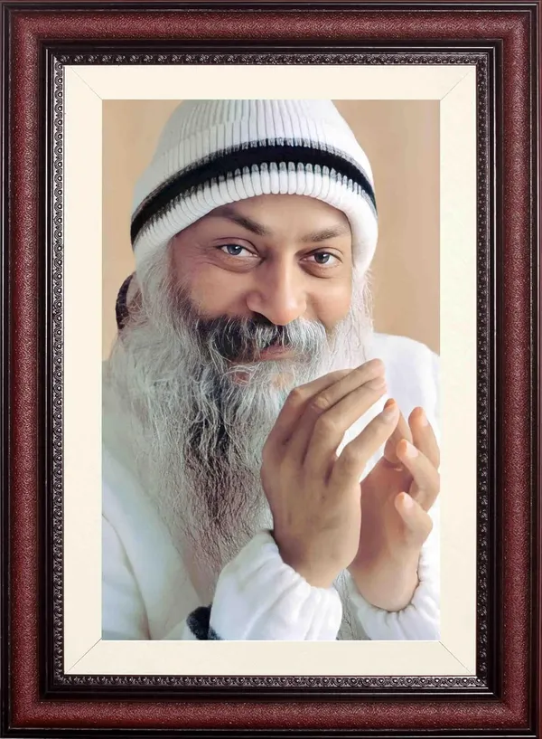 Rajneesh_Osho_Photo_Frame_White_Cap_Praying_|_Frame_Without_Glass_|_Pattern_Meets_Simplicity
