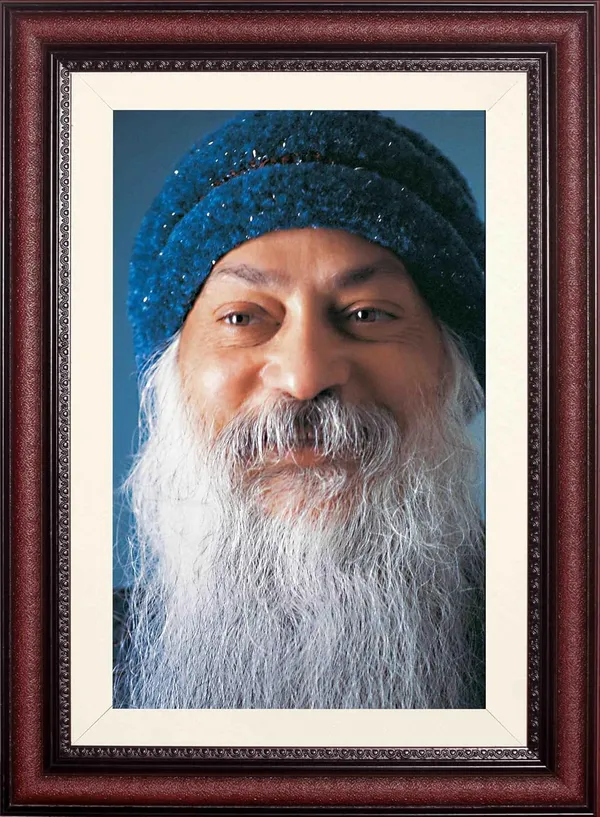 Guru_Osho_Photo_Smiling_Teal_Cap_Frame_Without_Glass