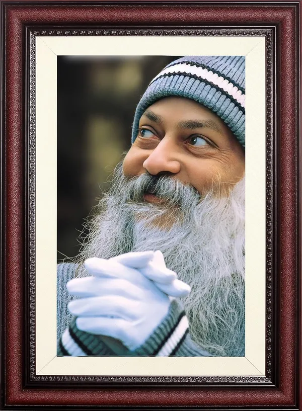 Osho_Smile_Photo_|__Side_Glance_Photo_Frame_Without_Glass_|_A_Look_That_Says_Just_Enough