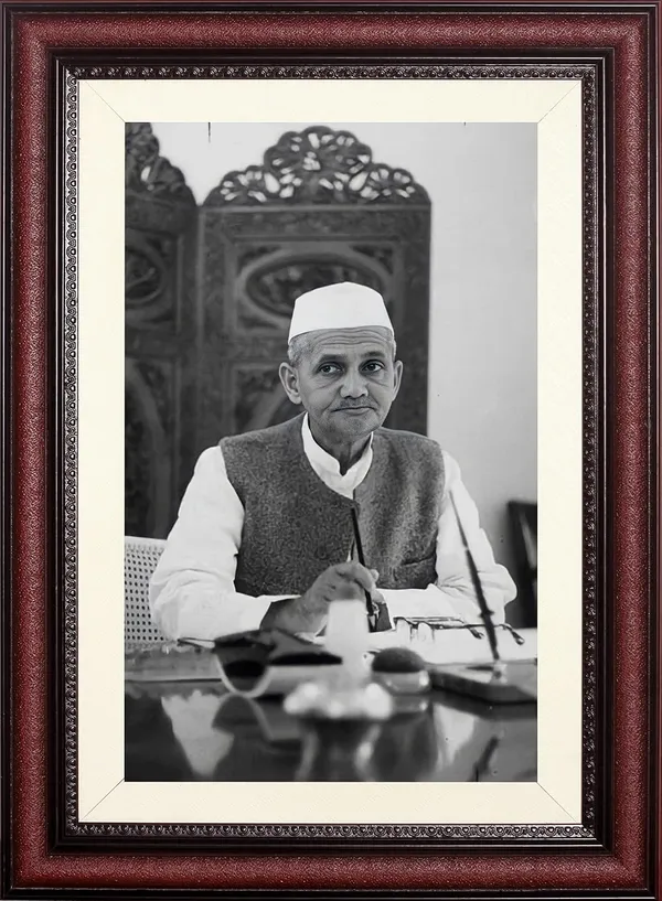 Lal_Bahadur_Shastri_Seated_Portrait_Without_Glass_|_Jai_Jawan_Jai_Kisan_Frame