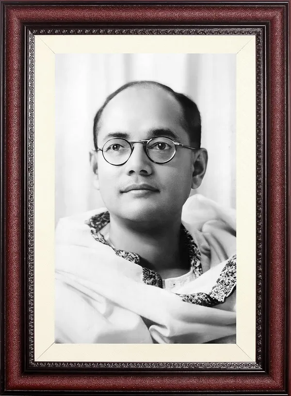Netaji_Subhas_Chandra_Bose_Poster_Photo_Frame_Without_Glass_–_Garlanded_Portrait_Wall_Art
