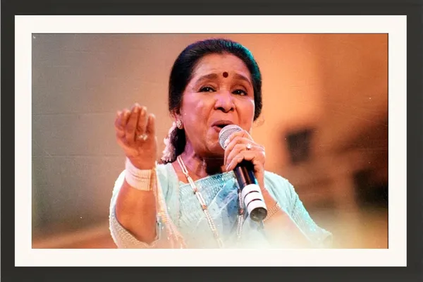 Asha_Bhosle_Framed_Photo_Without_Glass