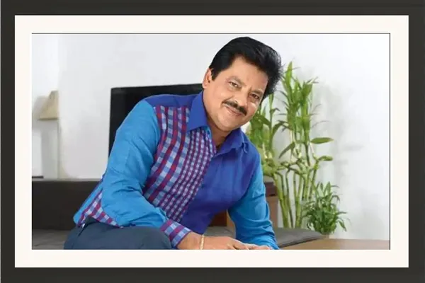 Udit_Narayan_Hanging_Framed_Photo_Without_Glass