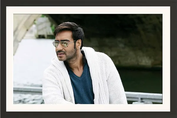 Ajay_Devgn_Framed_Photo_Without_Glass
