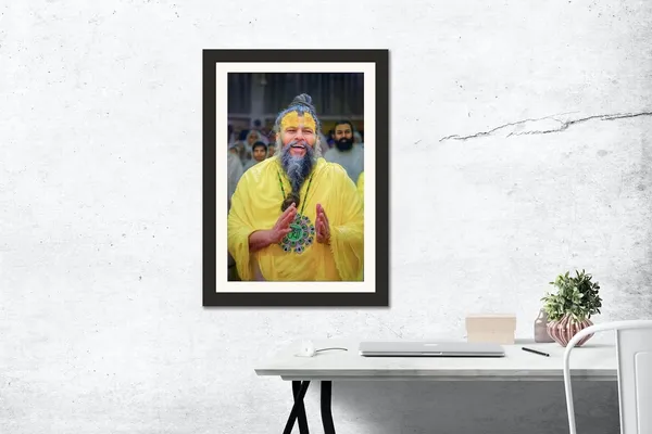 Premanand_Ji_Photo_Frame_Without_Glass_–_Devotional_Close-Up_with_Pendant_for_Daily_Puja