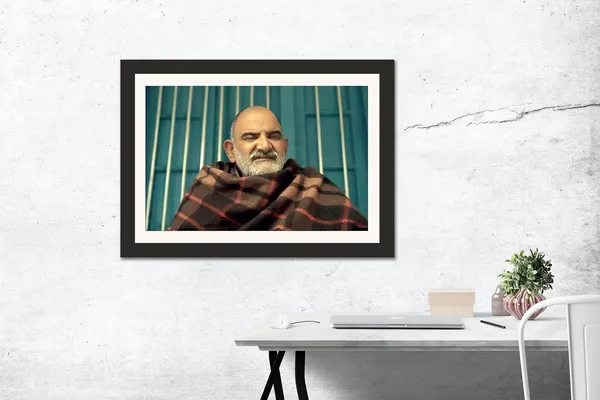 Neem_Karoli_Baba_Photo_Behind_Bars_Frame_Without_Glass
