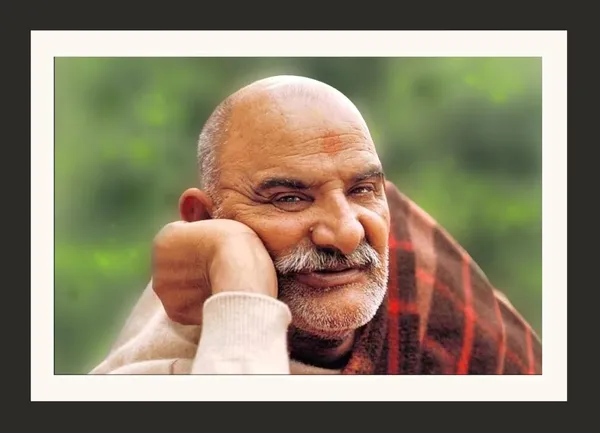 Neem_Karoli_Baba_Photo_Close_Portrait_Frame_Without_Glass