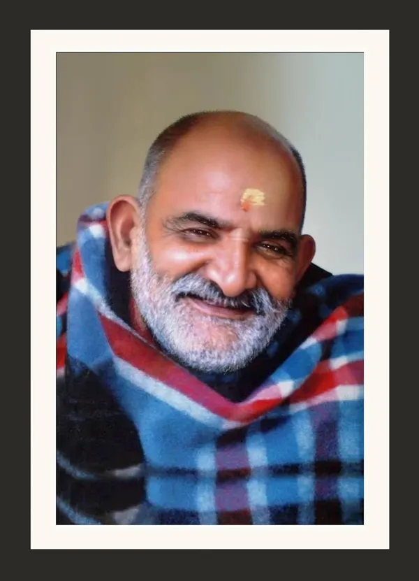 Neem_Karoli_Baba_Smiling_Photo_Portrait_Frame_Without_Glass