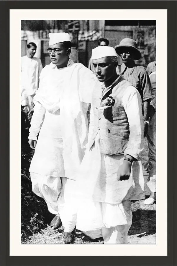 Jawaharlal_Nehru_and_Subhas_Chandra_Bose_|_Nehru_Frame_Photo_Without_Glass_–_Candid_Walking_Wall_Hanging,_Historic_Moment