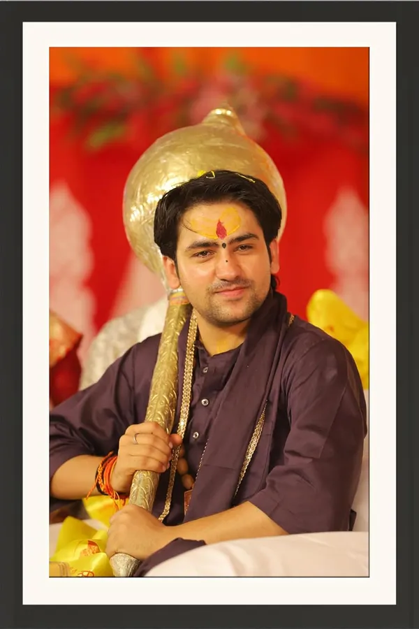 Dhirendra_Shastri_Traditional_Portrait_Without_Glass_|_Rooted_in_Faith_Photograph_Frame