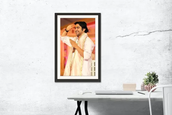 Dhirendra_Krishna_Shastri_Reverent_Salute_Without_Glass_|_Humble_Devotion_Photograph_Frame