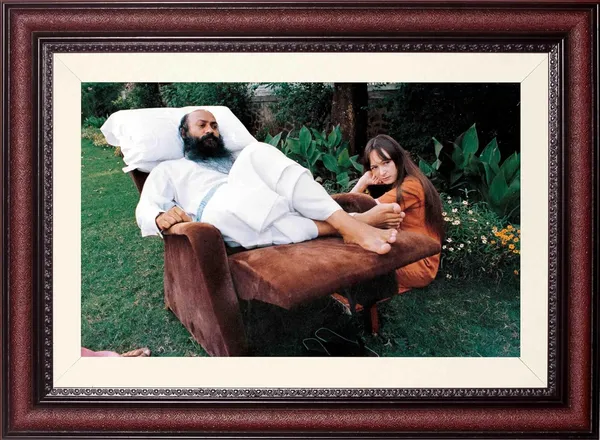 Osho_Rajneesh_Photo_Reclining_Garden_Frame_Without_Glass