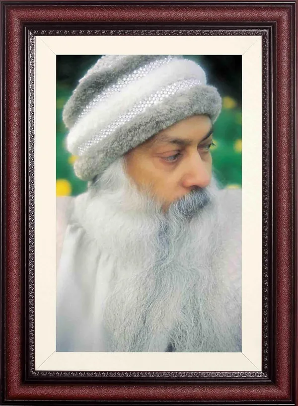 Acharya_Rajneesh_Osho_Grey_Cap_Profile_Photo_Frame_Without_Glass_|_Simplicity_Turned_Sideways