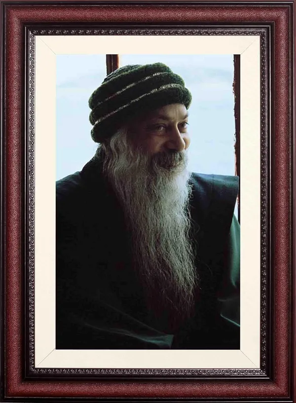 Acharya_Rajneesh_Osho_Coastal_Close_Photo_Frame_Without_Glass_|_A_Face_Framed_by_the_Horizon