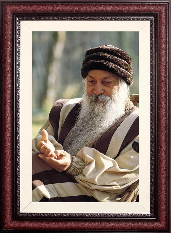 Acharya_Rajneesh_Osho_Striped_Cap_Gesture_Photo_Frame_Without_Glass_|_Mid-Thought,_Mid-Motion