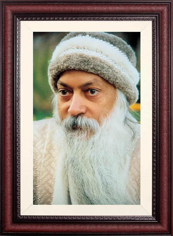 Acharya_Rajneesh_Osho_Green_Blur_Close_Photo_Frame_Without_Glass_|_Focused_Amid_the_Foliage
