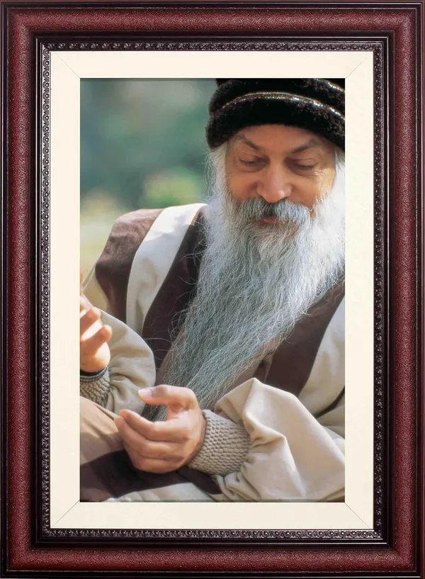 Acharya_Rajneesh_Osho_Striped_Robe_Seated_Photo_Frame_Without_Glass_|_Everyday_Grace_in_Detail