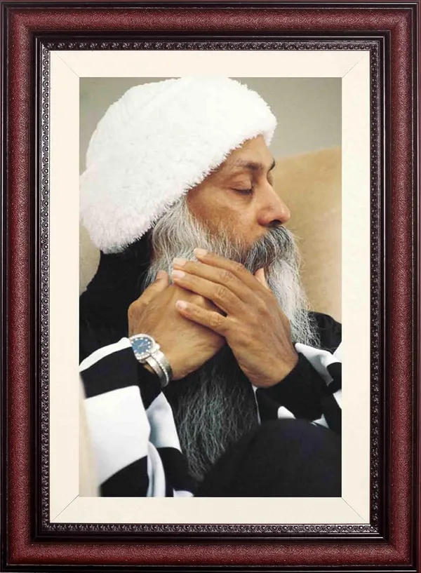 Acharya_Rajneesh_Osho_Bright_Seated_Meditating_Portrait_Without_Glass_|_Light_of_Stillness_Frame