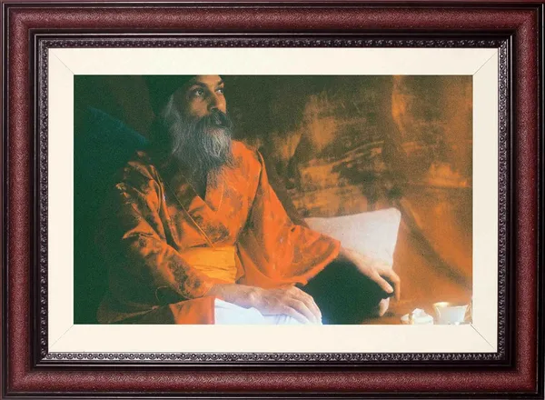 Osho_Bhagwan_Rajneesh_Photo_Golden_Hour_Reading_Frame_Without_Glass