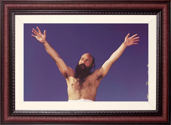 Osho_Rajneesh_Photo_Arms_Raised_Frame_Without_Glass