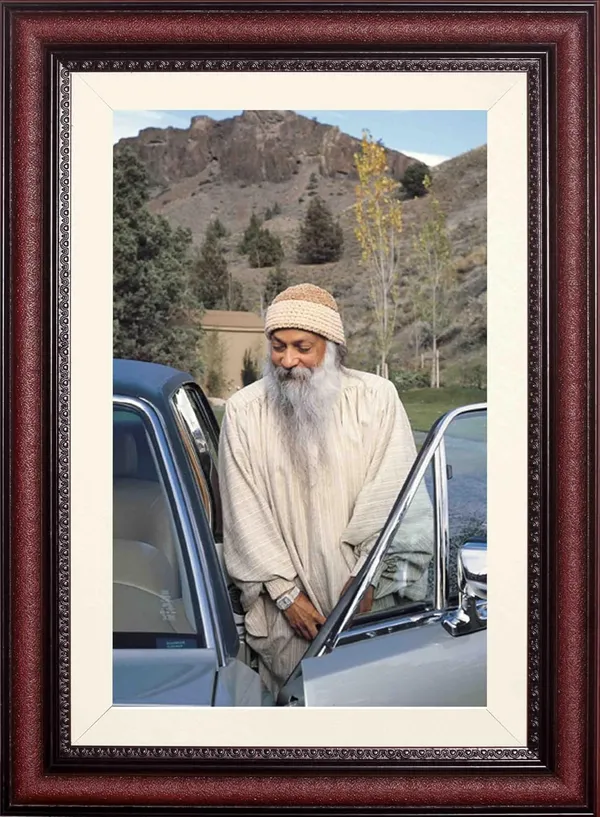 Osho_Rajneesh_Mountain_Journey_Portrait_Without_Glass_|_Path_Through_the_Peaks_Frame