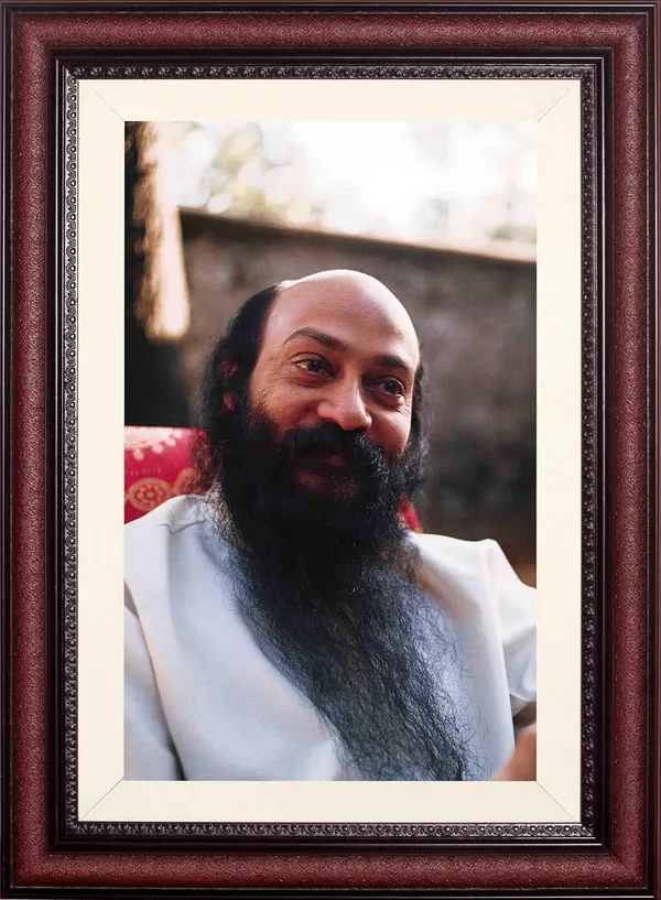 Osho_Rajneesh_Bhagwan_Photo_Close_Portrait_Frame_Without_Glass