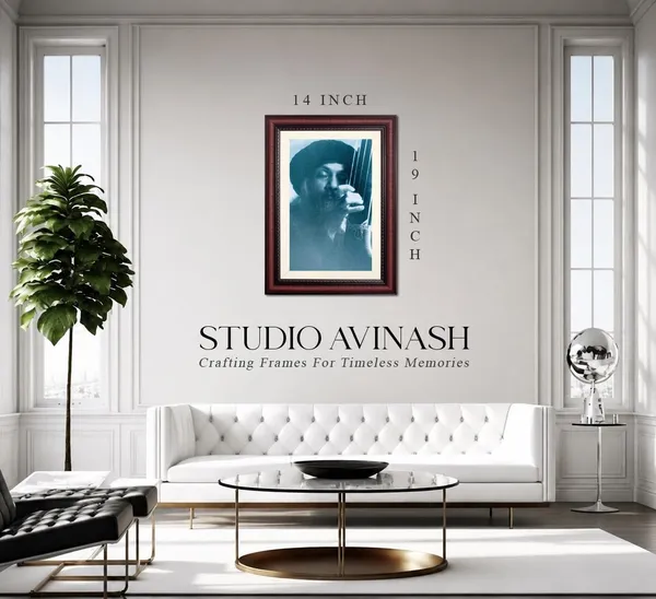 Osho_|_Bhagwan_Rajneesh_Photo_Candid_Black_and_White_Frame_Without_Glass