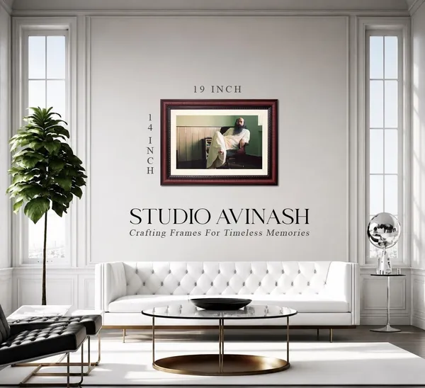 Rajneesh_Osho_Photo_Indoor_Seated_Frame_Without_Glass
