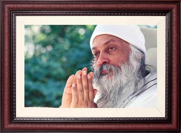 Acharya_Rajneesh_Osho_Close_Garden_Prayer_Without_Glass_|_Nature's_Blessing_Frame