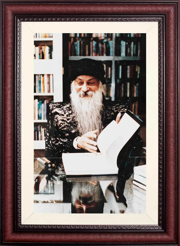 Osho_|_Acharya_Rajneesh_Photo_Reading_Library_Frame_Without_Glass
