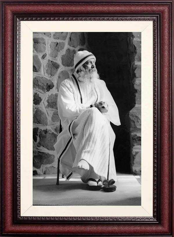 Osho_Rajneesh_Seated_with_Walking_Stick_Without_Glass_|_Timeless_Repose_Frame