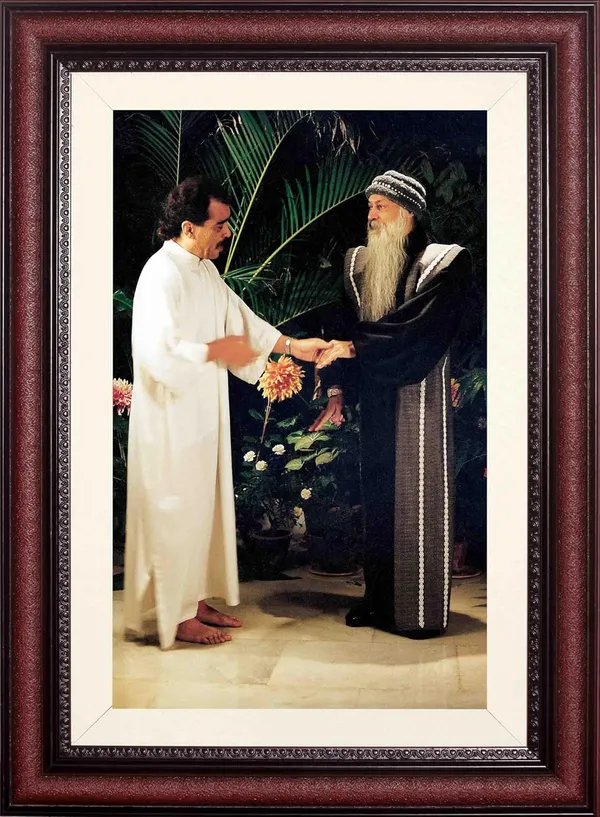 Devotee's_Reverent_Moment_with_Osho_Rajneesh_Frame_Without_Glass
