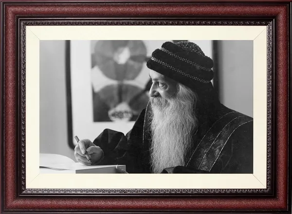 Osho_|_Acharya_Rajneesh_Photo_Study_Session_Frame_Without_Glass