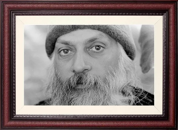 Rajneesh_Osho_Black_and_White_Winter_Photo_Frame_Without_Glass