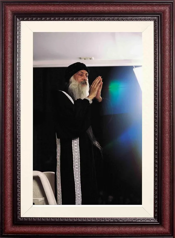 Acharya_Rajneesh_Osho_Standing_Indoor_Photo_Frame_Without_Glass_|_A_Glow_From_Somewhere_Else