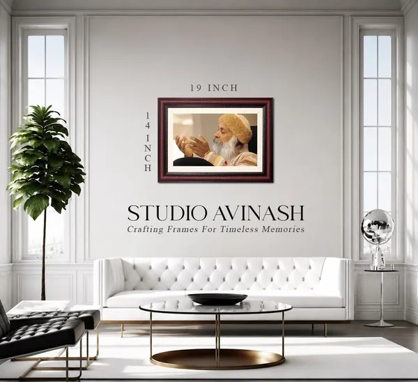 Acharya_Rajneesh_Osho_Hands_Raised_Greeting_Without_Glass_|_Gesture_of_Welcome_Frame