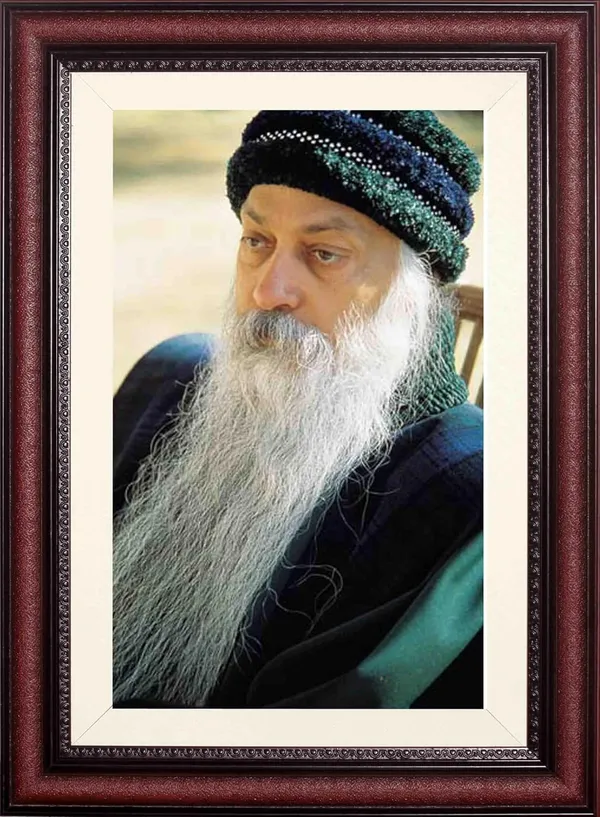 Acharya_Rajneesh_Osho_Blue_Attire_Close_Photo_Frame_Without_Glass_|_Focused_and_Unwavering