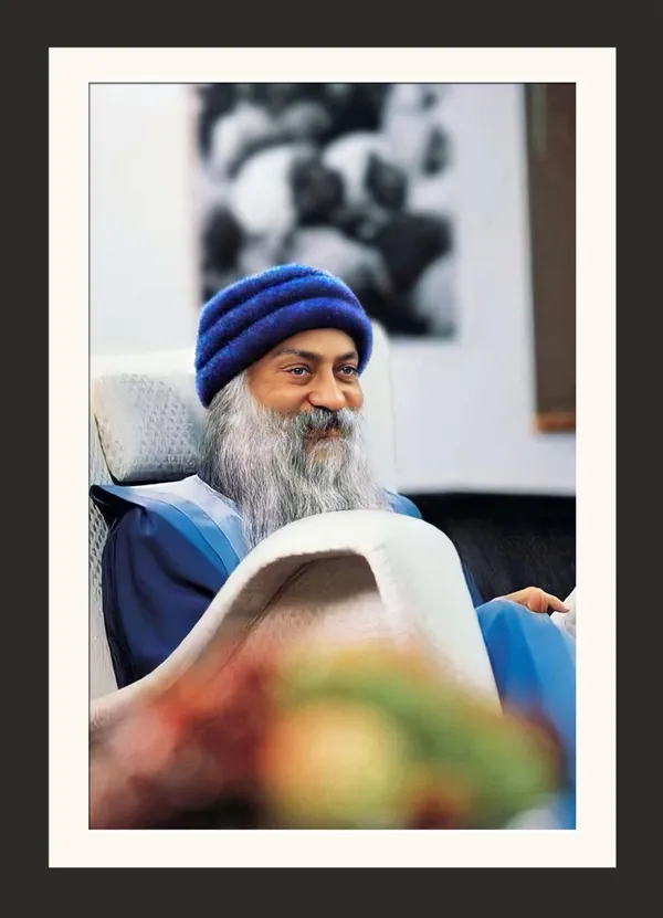 Acharya_Rajneesh_Osho_Indoor_Repose_Photo_Frame_Without_Glass_|_An_Ordinary_Room,_Made_Quiet