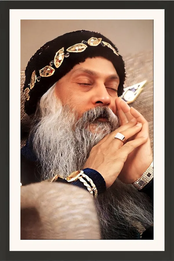 Acharya_Rajneesh_Osho_Ornate_Cap_Photo_Frame_Big_Size_Without_Glass_|_Detail_That_Doesn't_Go_Unnoticed