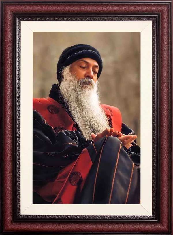 Acharya_Rajneesh_Osho_Red_Shawl_Big_Size_Photo_Frame_Without_Glass_|_Warmth_Against_the_Winter_Chill