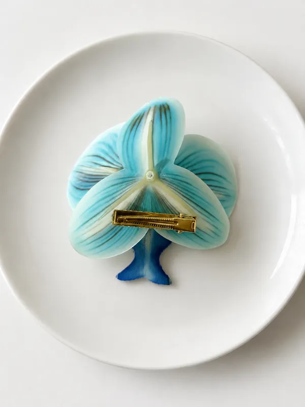Light_Blue_Plastic_Lily_Flower_Shark_Hair_Clip_For_Women