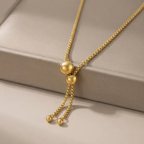 Golden_Steel_Scallop_Daisy_Pendant_Necklace_For_Women