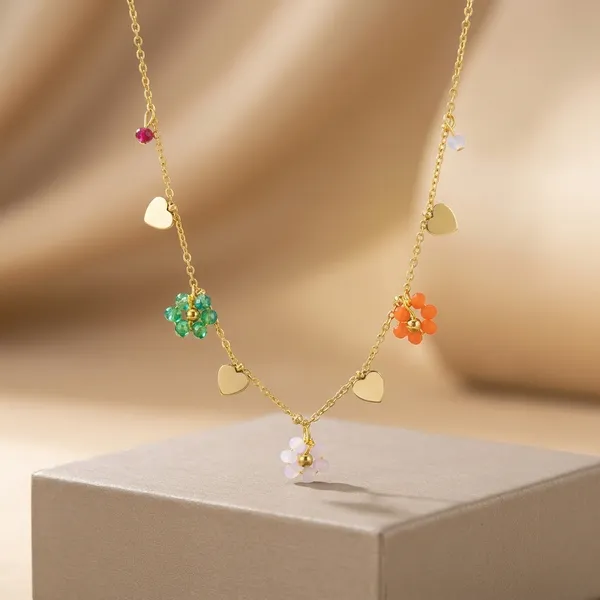 Golden_Steel_Daisy_Pendant_Necklace_For_Women