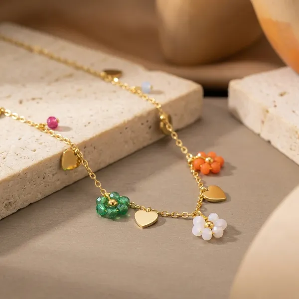Golden_Steel_Daisy_Pendant_Necklace_For_Women