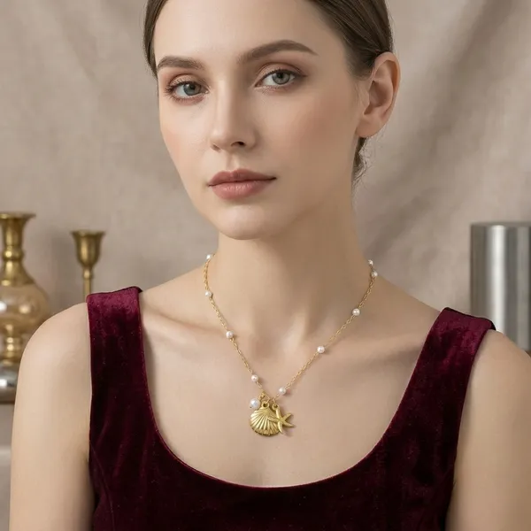 Golden_Steel_Chain_Pendant_Necklace_For_Women
