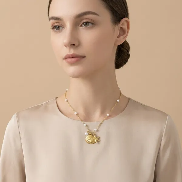 Golden_Steel_Chain_Pendant_Necklace_For_Women