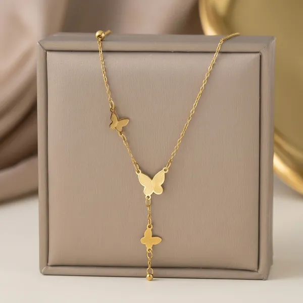 Golden_Steel_Waterproof_Pendant_Necklace_For_Women