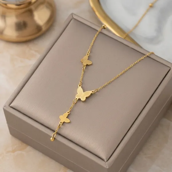 Golden_Steel_Waterproof_Pendant_Necklace_For_Women