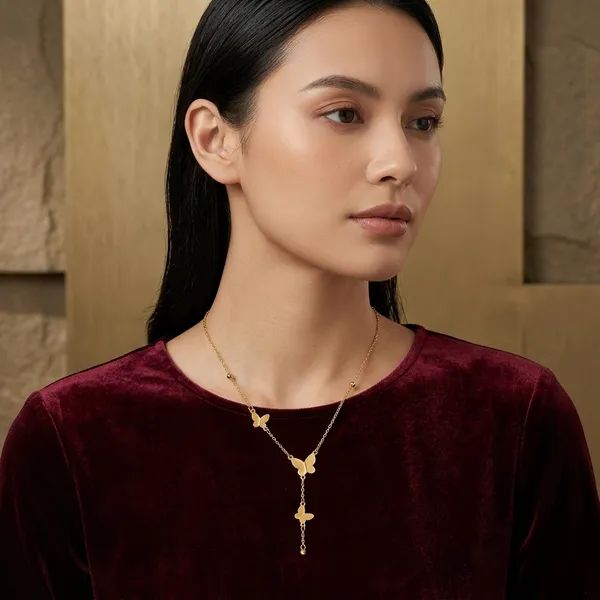 Golden_Steel_Waterproof_Pendant_Necklace_For_Women